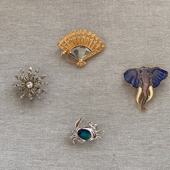 ⭐️ Pick a Pin 💗Give Away!! - Picture 1 of 2